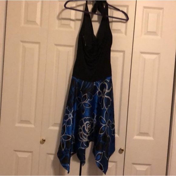 Dress - Picture 4 of 6